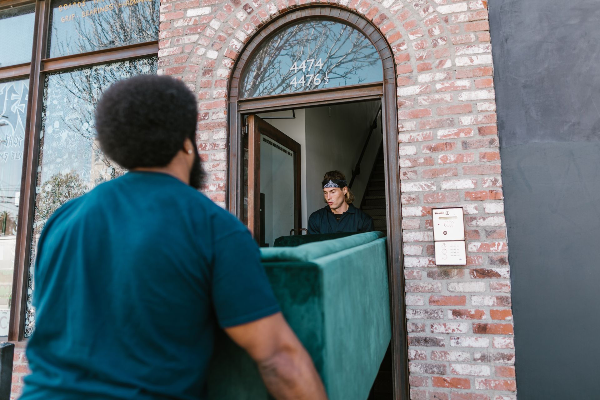 An Empire Movers crew on a job near West Springfield, Massachusetts